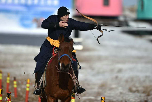 骑马射箭