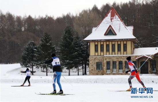 （体育）（2）全民健身——滑雪体验乐趣多